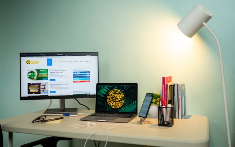 Innovative Office Accessories for a Modern Workspace