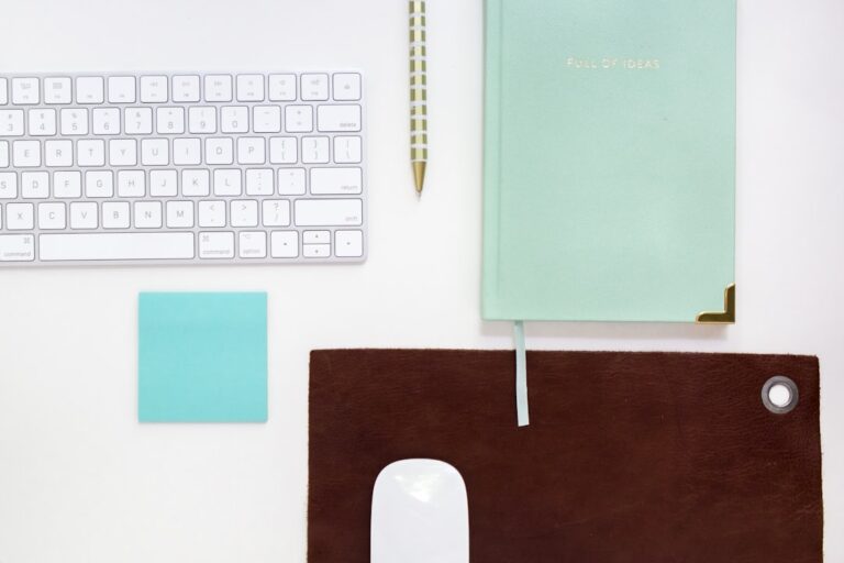 How to Choose the Right Accessories for Your Desk
